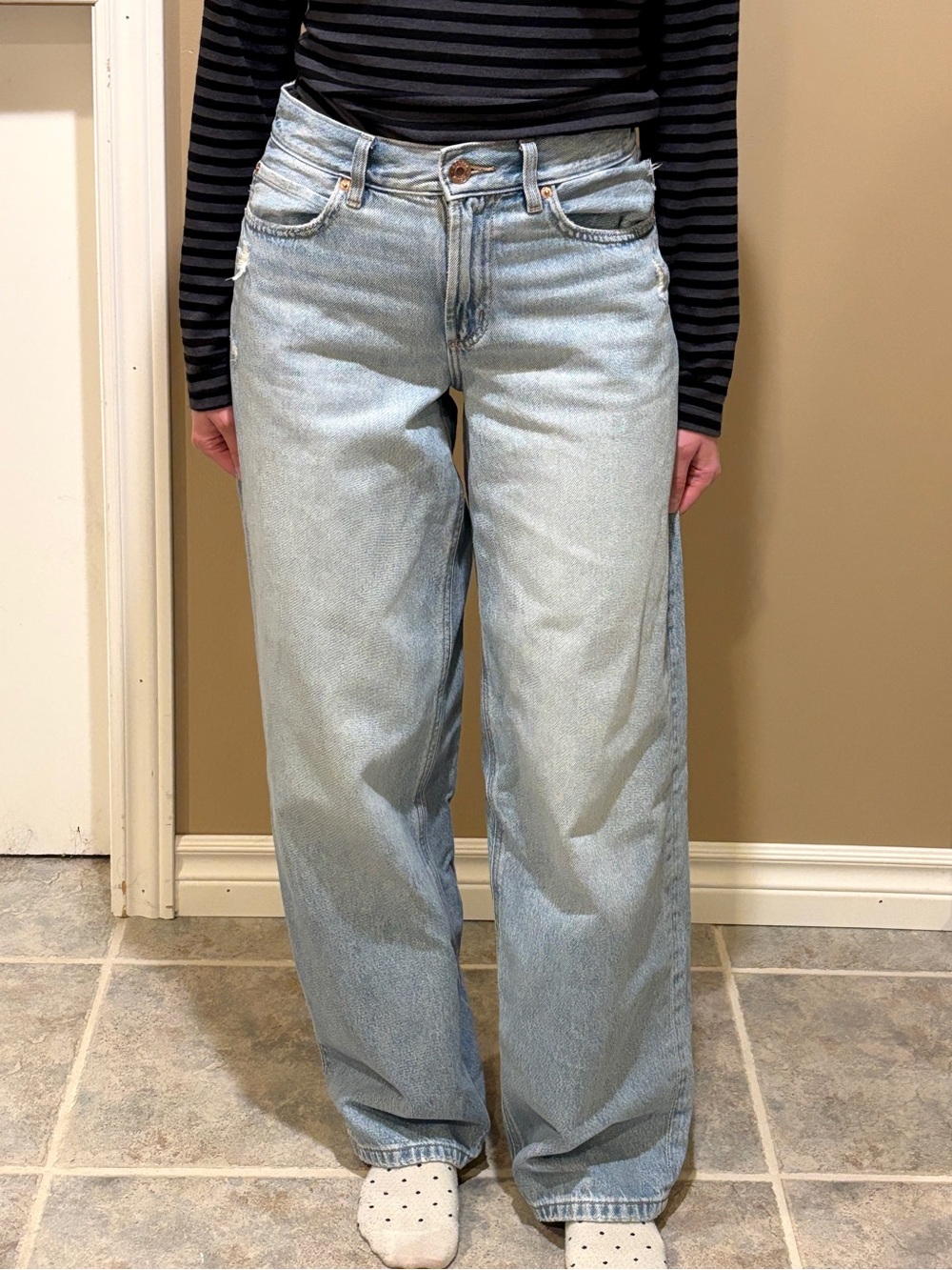 Garage - light wash baggy jeans size 23
